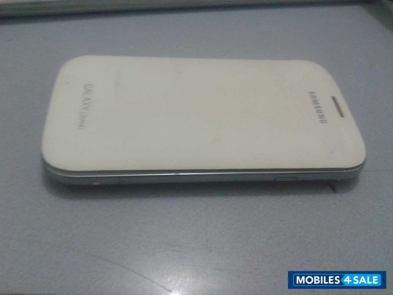 White Samsung Galaxy Grand GT-I9082