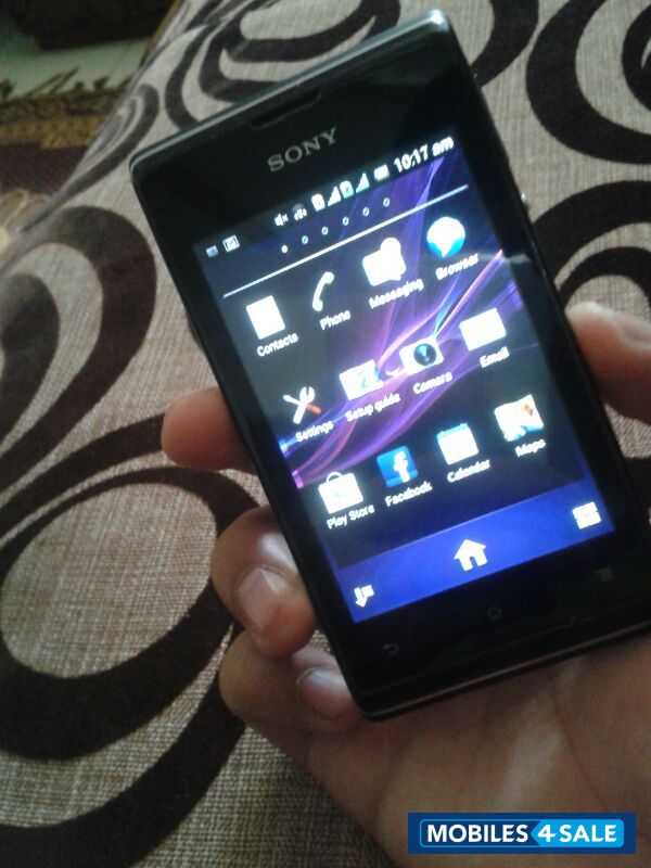 Black Sony Ericsson Xperia E Dual