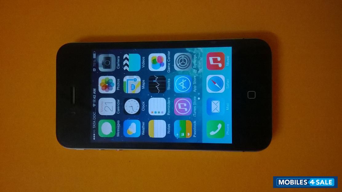 Black Apple iPhone 4