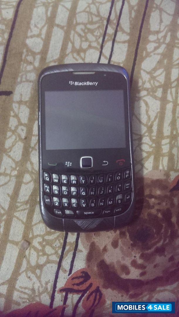 Black BlackBerry Curve 9300