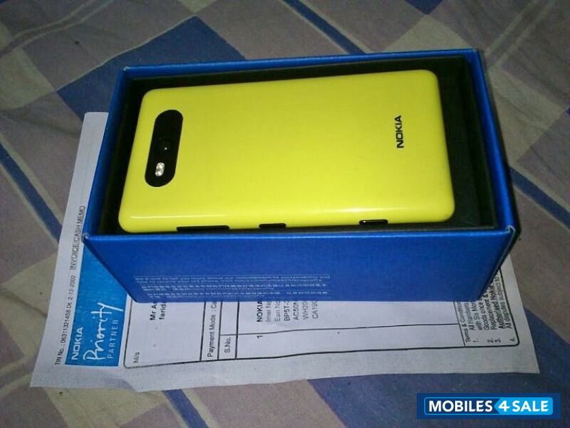 Yellow Nokia Lumia 820