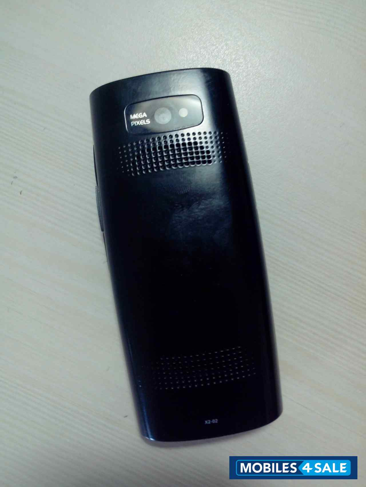 Black Nokia X2-02