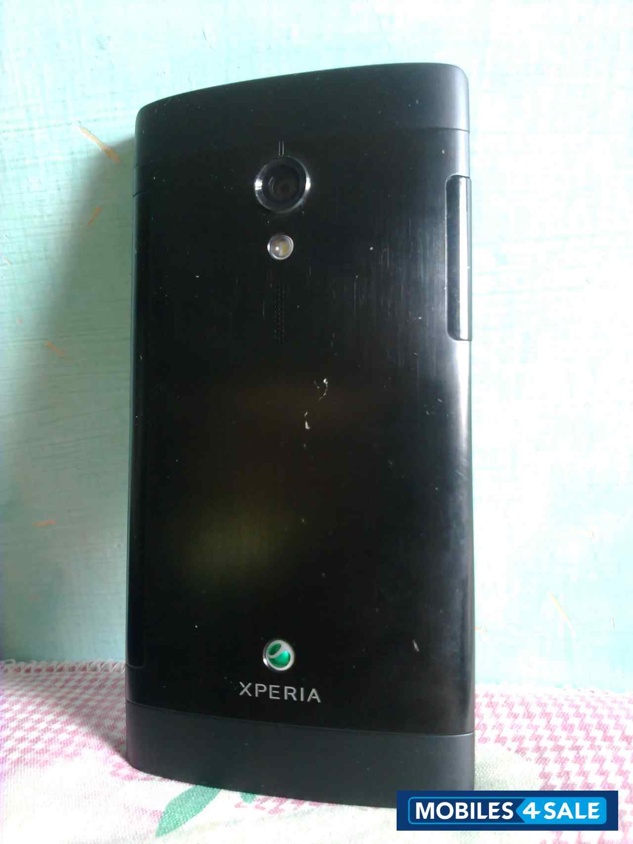 Black Sony Xperia ion