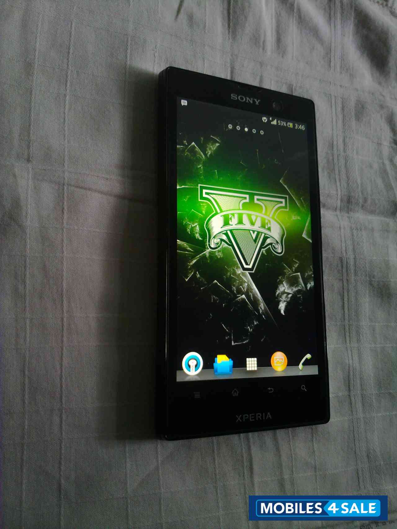 Black Sony Xperia ion