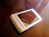 White Sony Ericsson Xperia X8