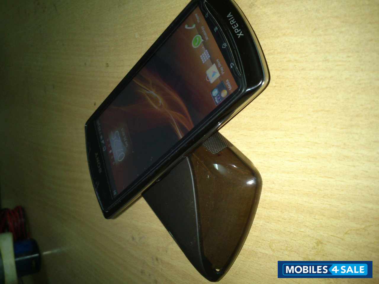 Black Sony Xperia neo L