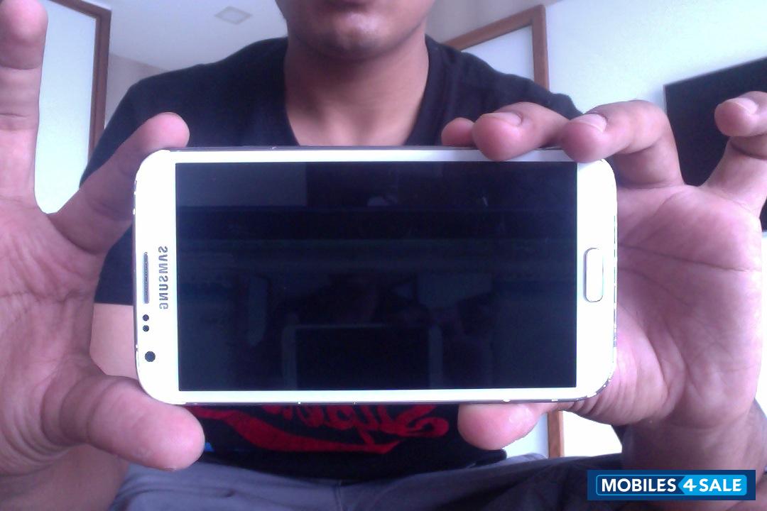 White Samsung Galaxy Note 2