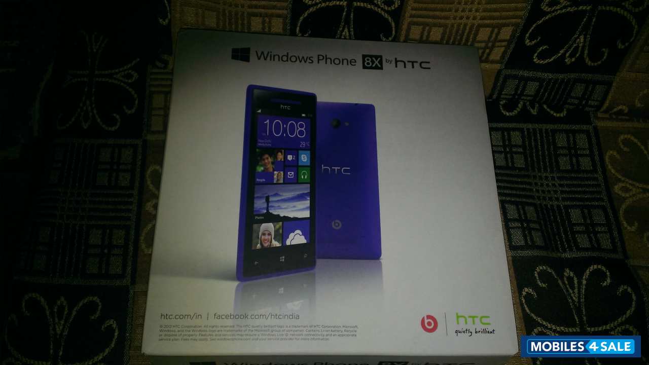 Black HTC 8X