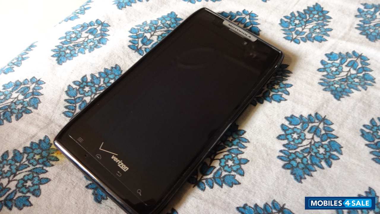 Black Motorola RAZR XT912