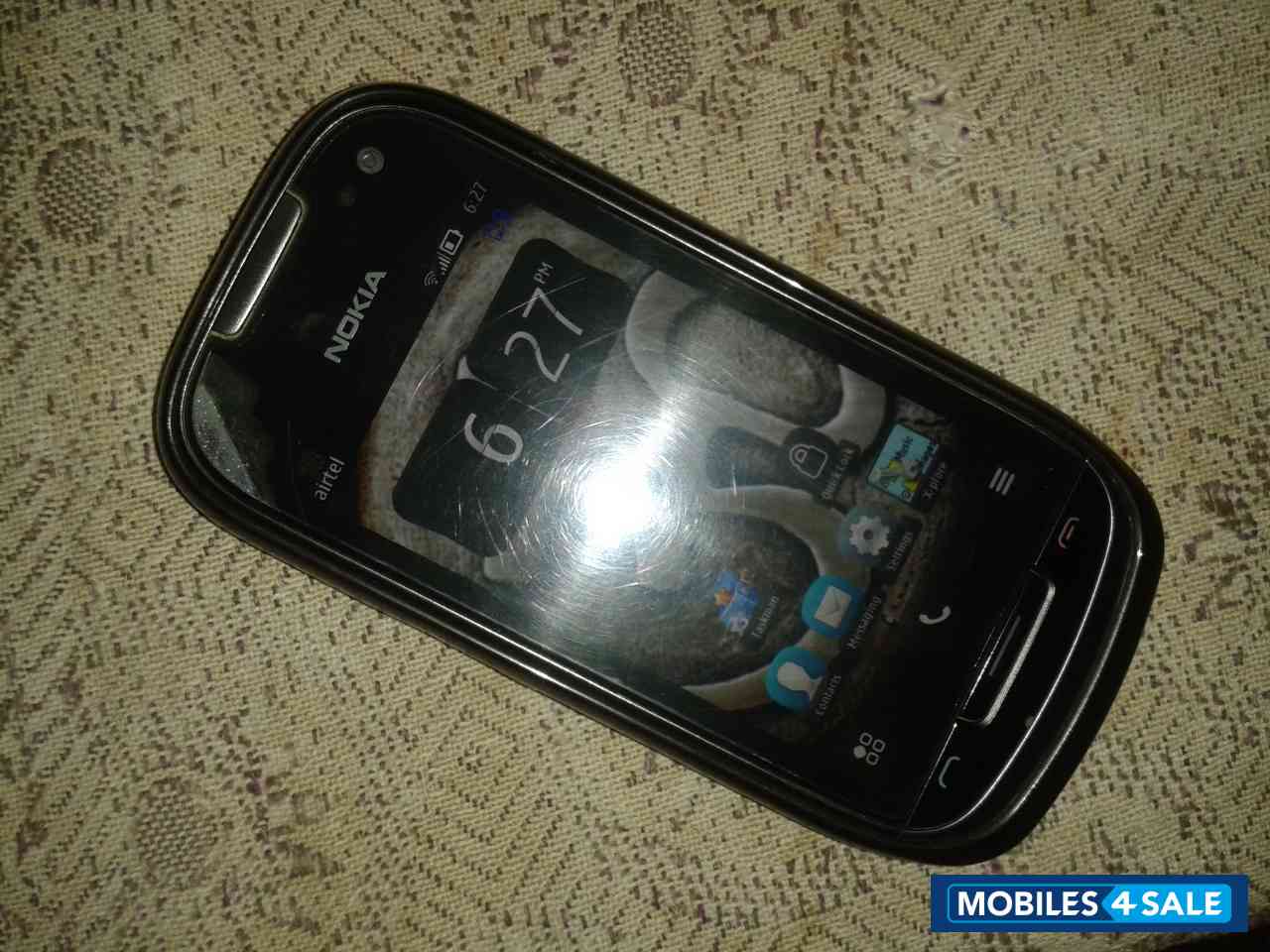 Black Nokia 701