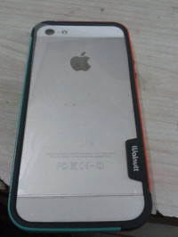 White Apple iPhone 5