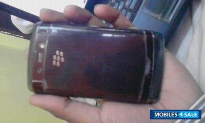 Black BlackBerry Storm2 9520