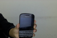 Black BlackBerry Q10