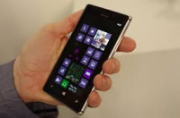 Black Nokia Lumia 925