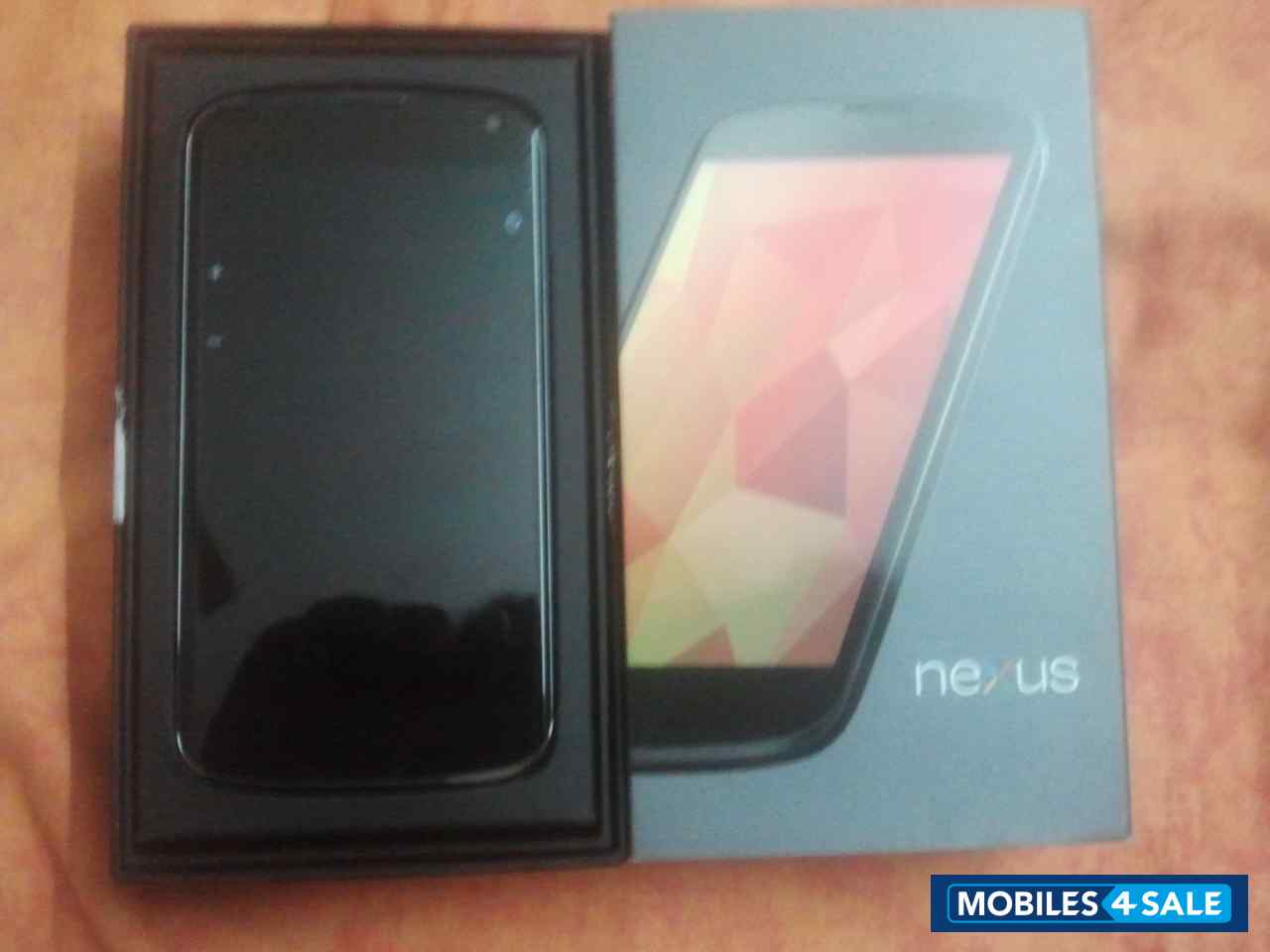 Black LG Nexus 4