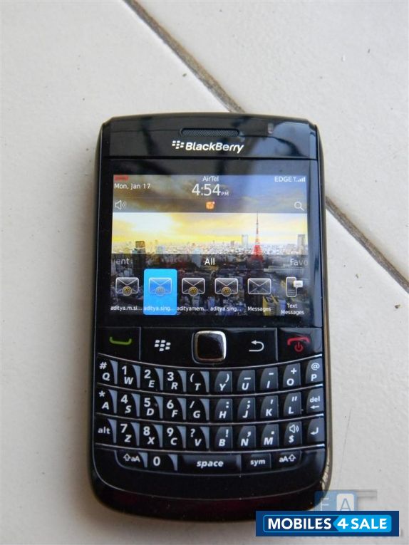 Black BlackBerry Bold 9780