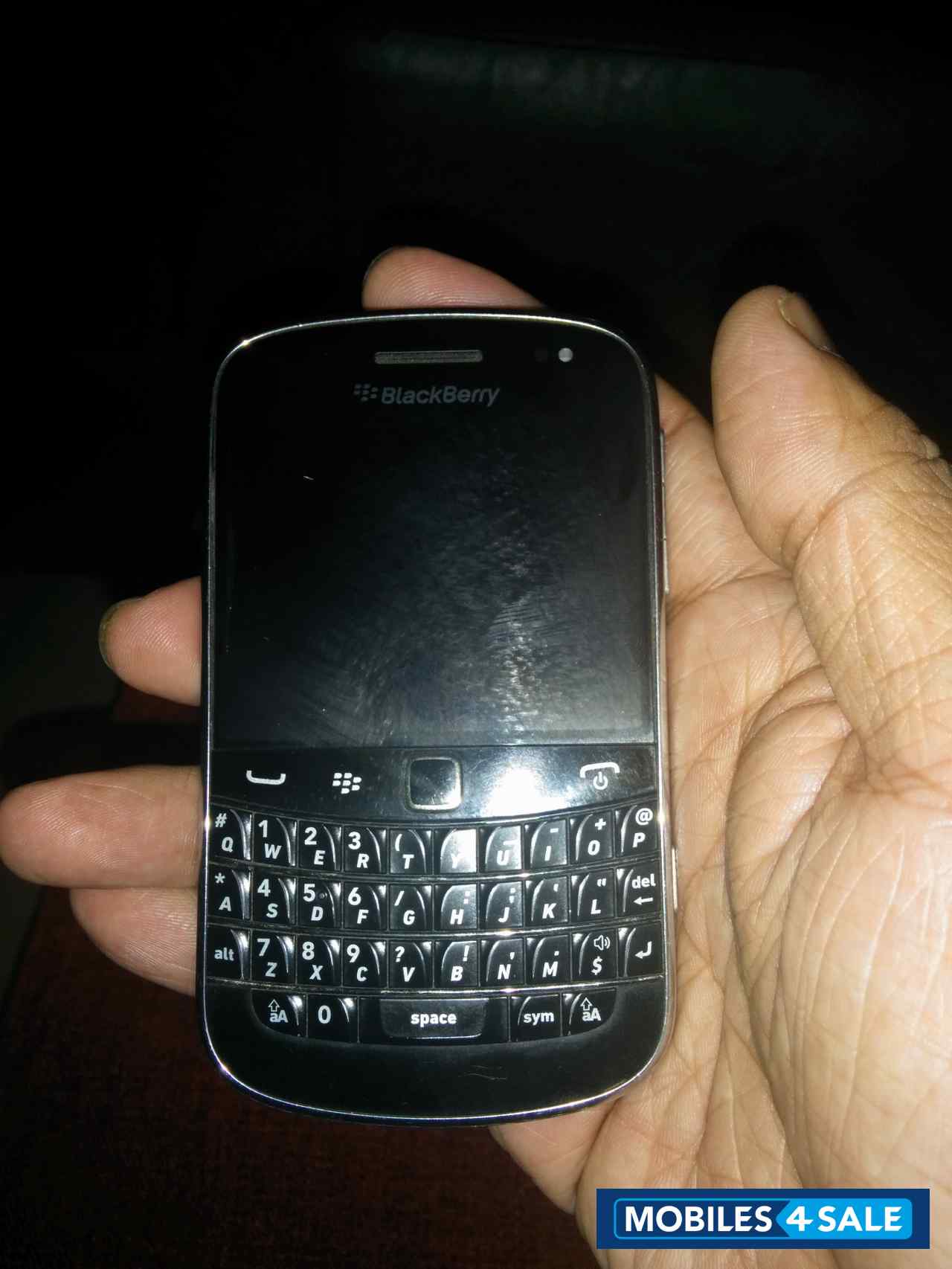 Black BlackBerry Bold 9900