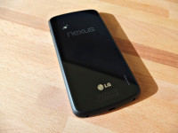 Black Google Nexus 4