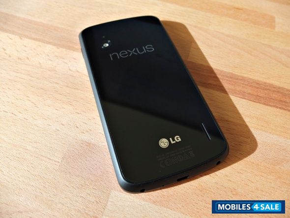 Black Google Nexus 4