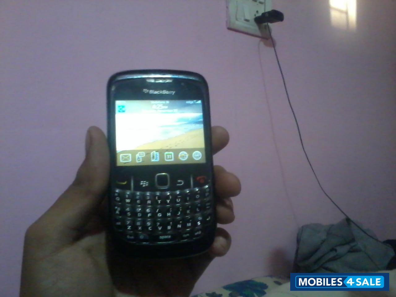 Black BlackBerry Curve 8520