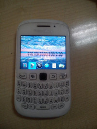 White BlackBerry Curve 9220