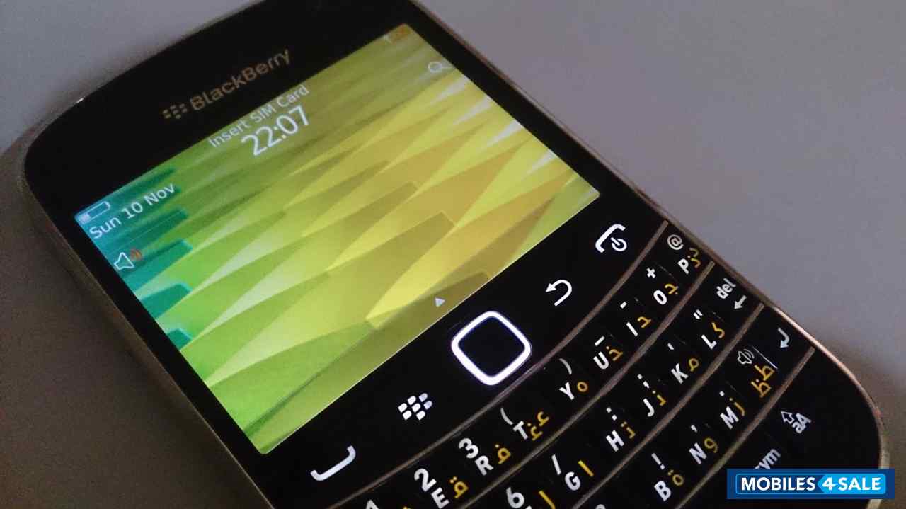 Black BlackBerry Bold 9900