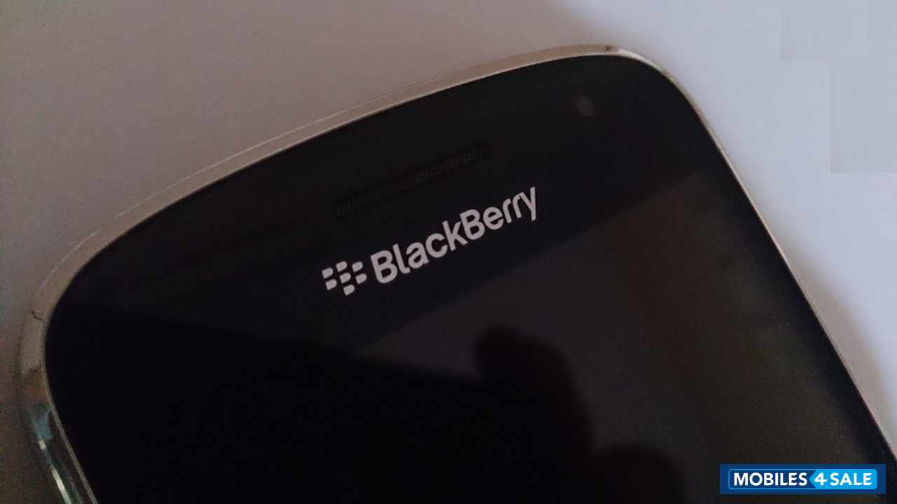 Black BlackBerry Bold 9900