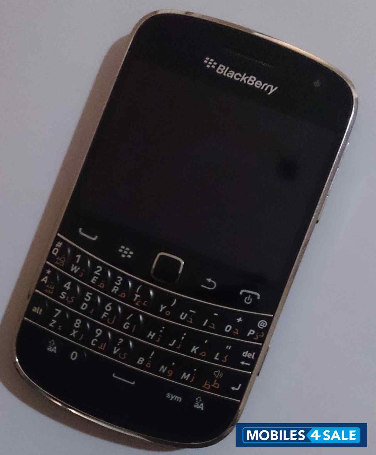 Black BlackBerry Bold 9900