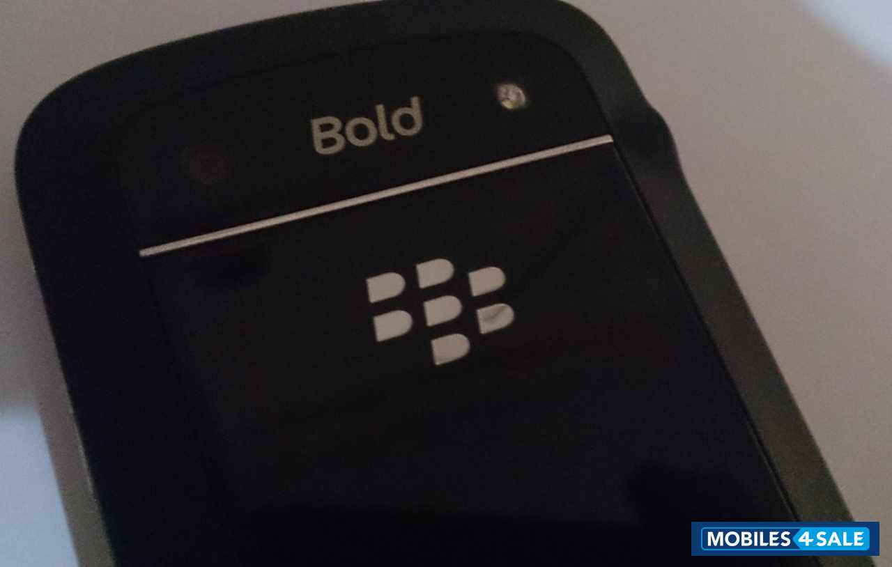 Black BlackBerry Bold 9900