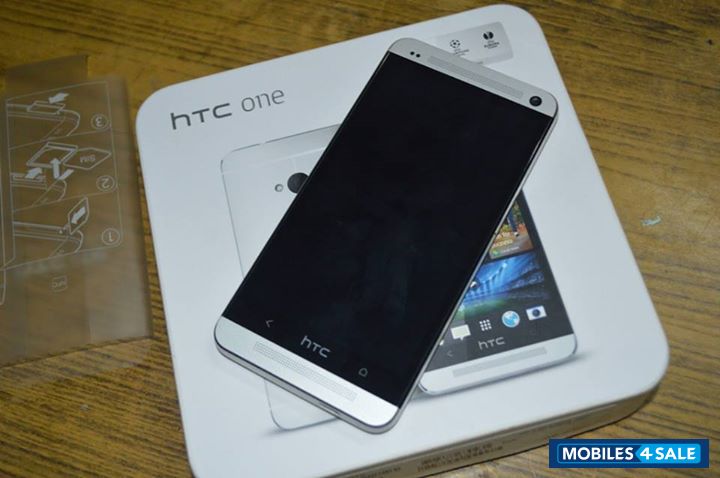 Silver HTC One