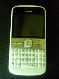 White Nokia E5-00