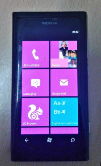 Black Nokia Lumia 800