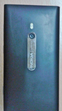 Black Nokia Lumia 800