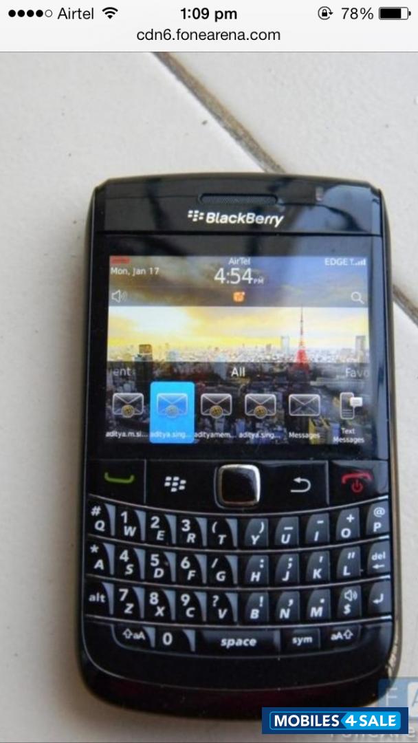 Black BlackBerry Bold 9780