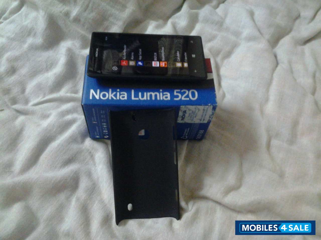 Black Nokia Lumia 520