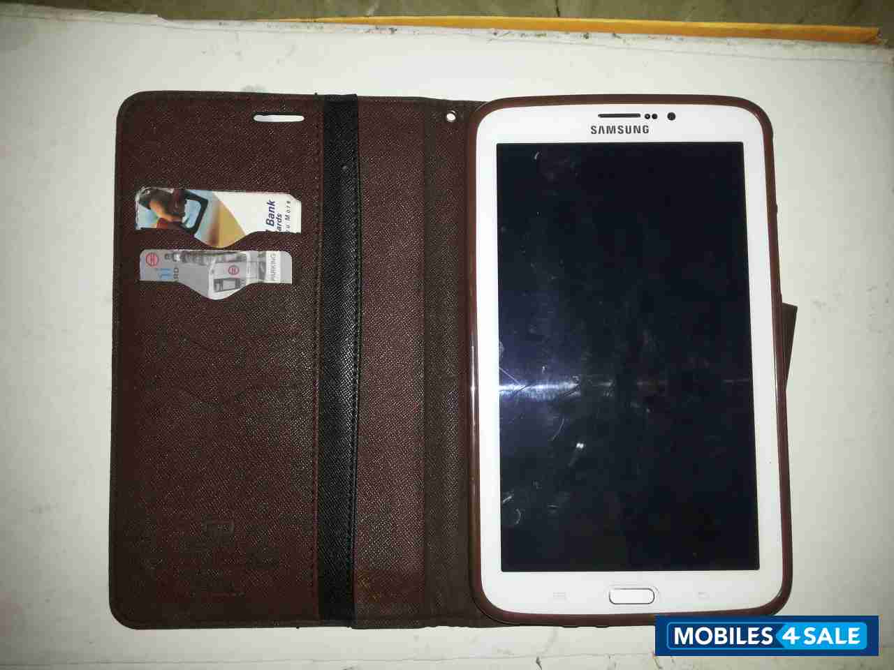 White Samsung Galaxy Tab 3 211