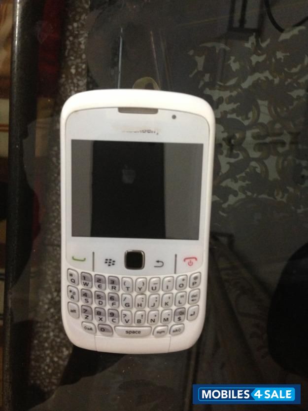 White BlackBerry Curve 8520