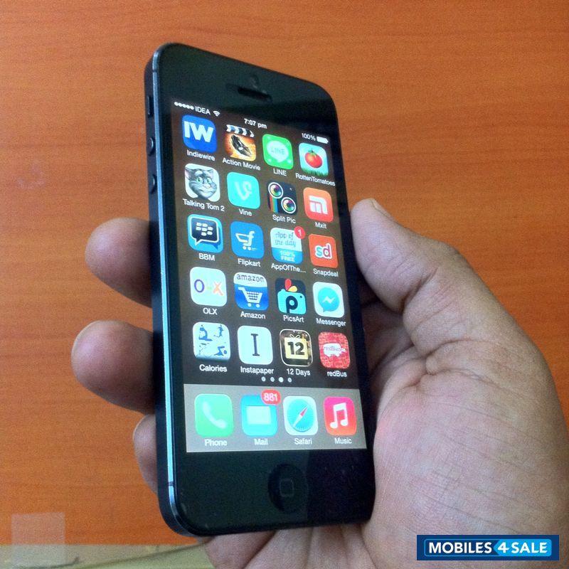 Black Apple iPhone 5