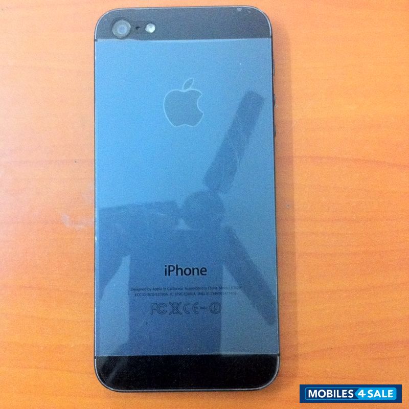 Black Apple iPhone 5