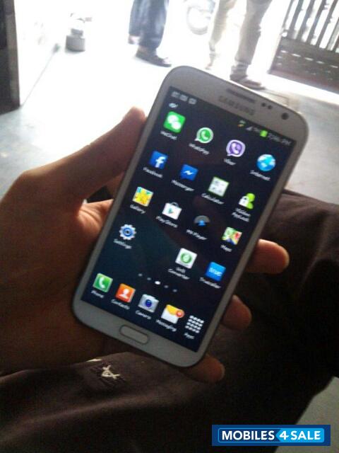 White Samsung Galaxy Note 2