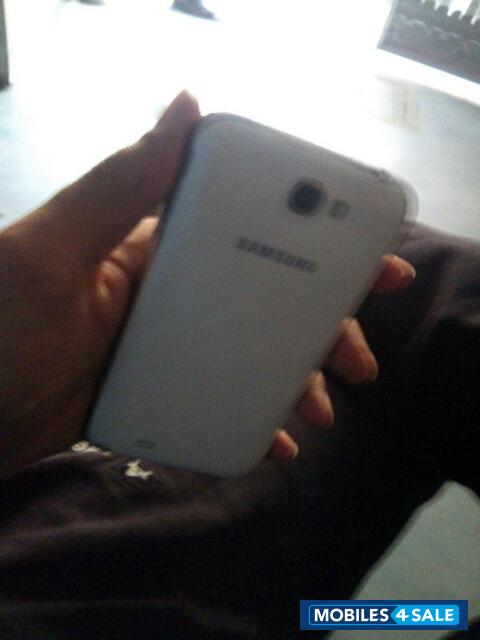 White Samsung Galaxy Note 2