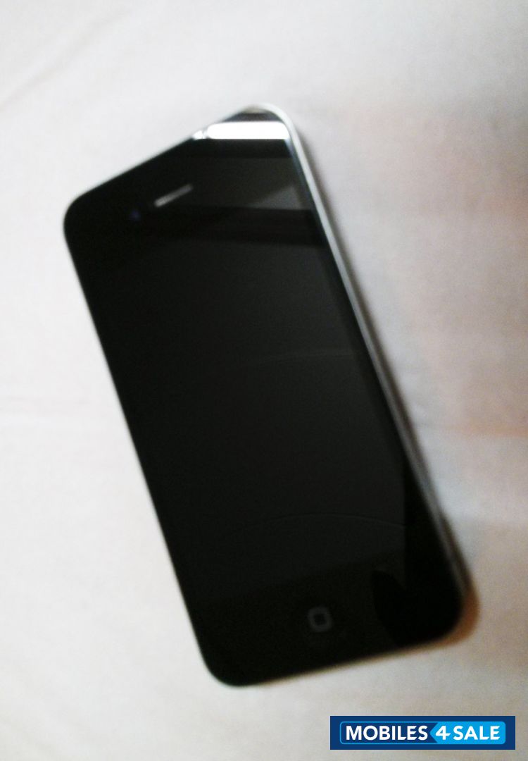 Black Apple iPhone 4