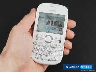 White Nokia Asha 200