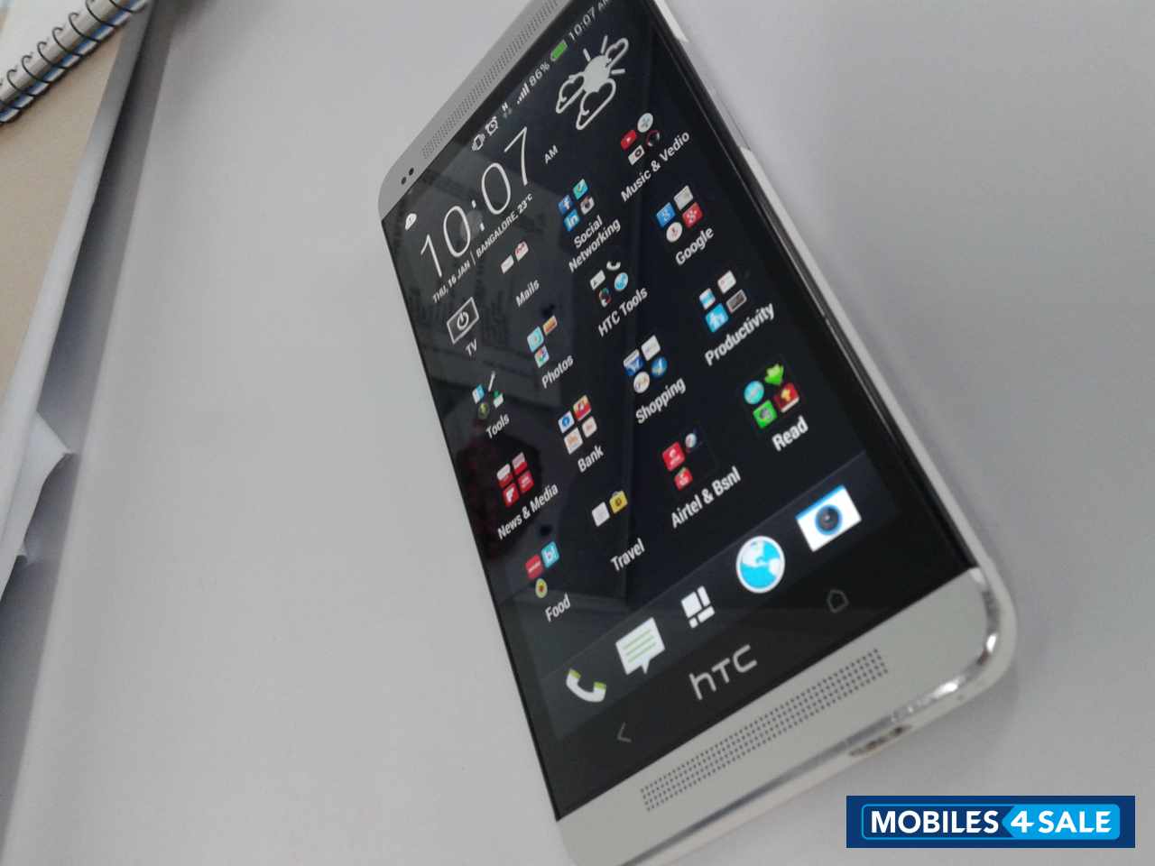 Silver HTC One