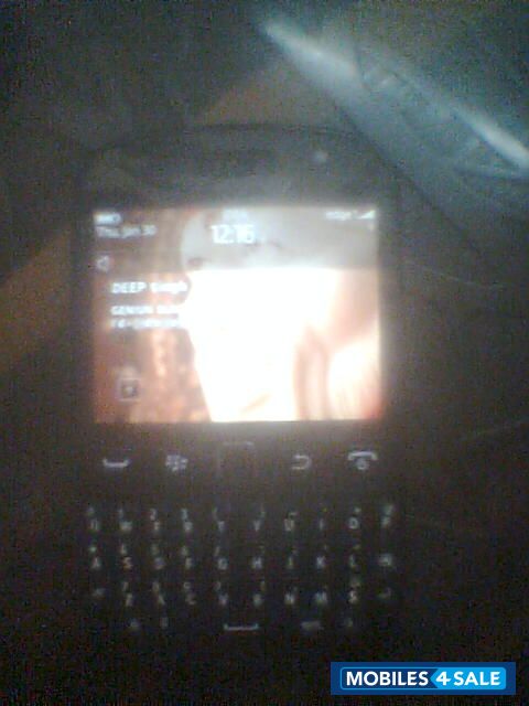 Black BlackBerry 9720