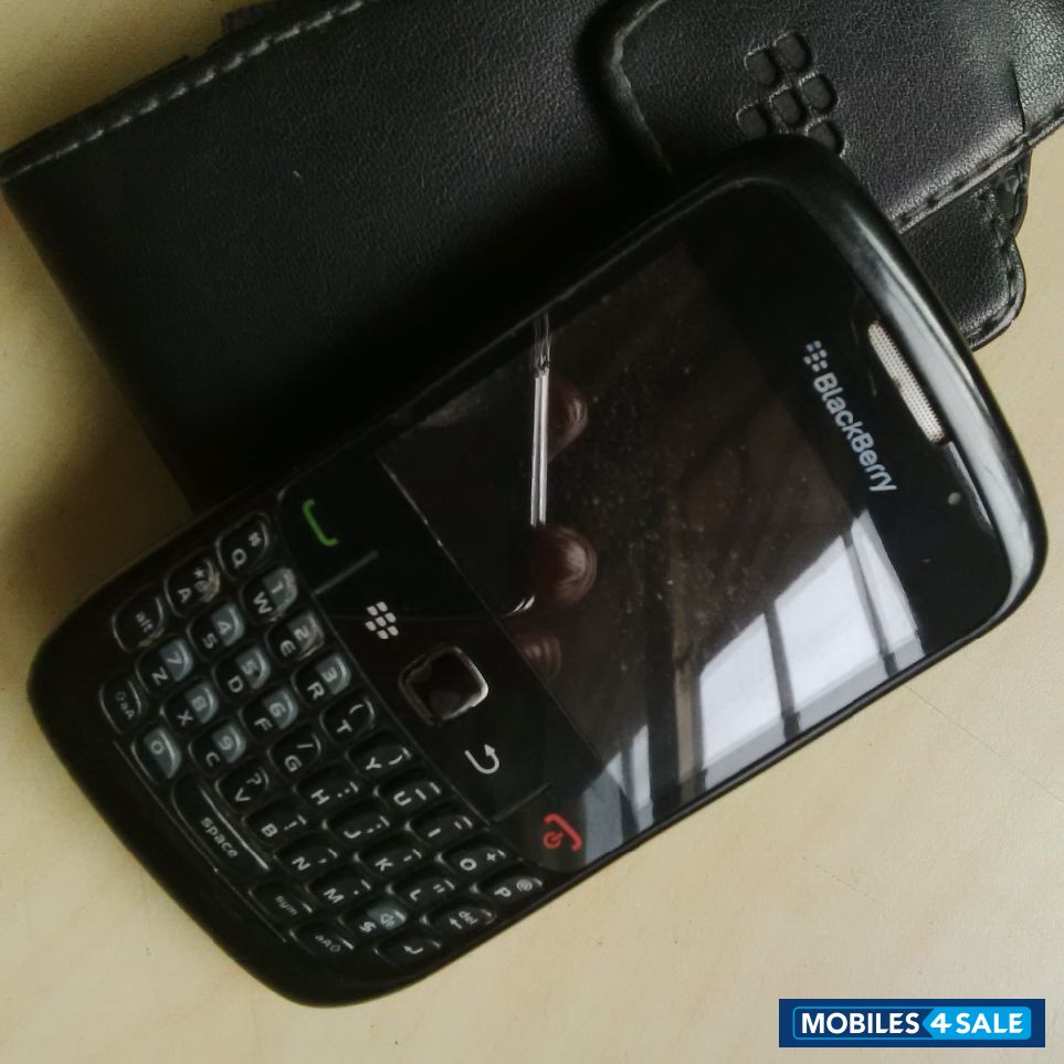 Black BlackBerry Curve 8520