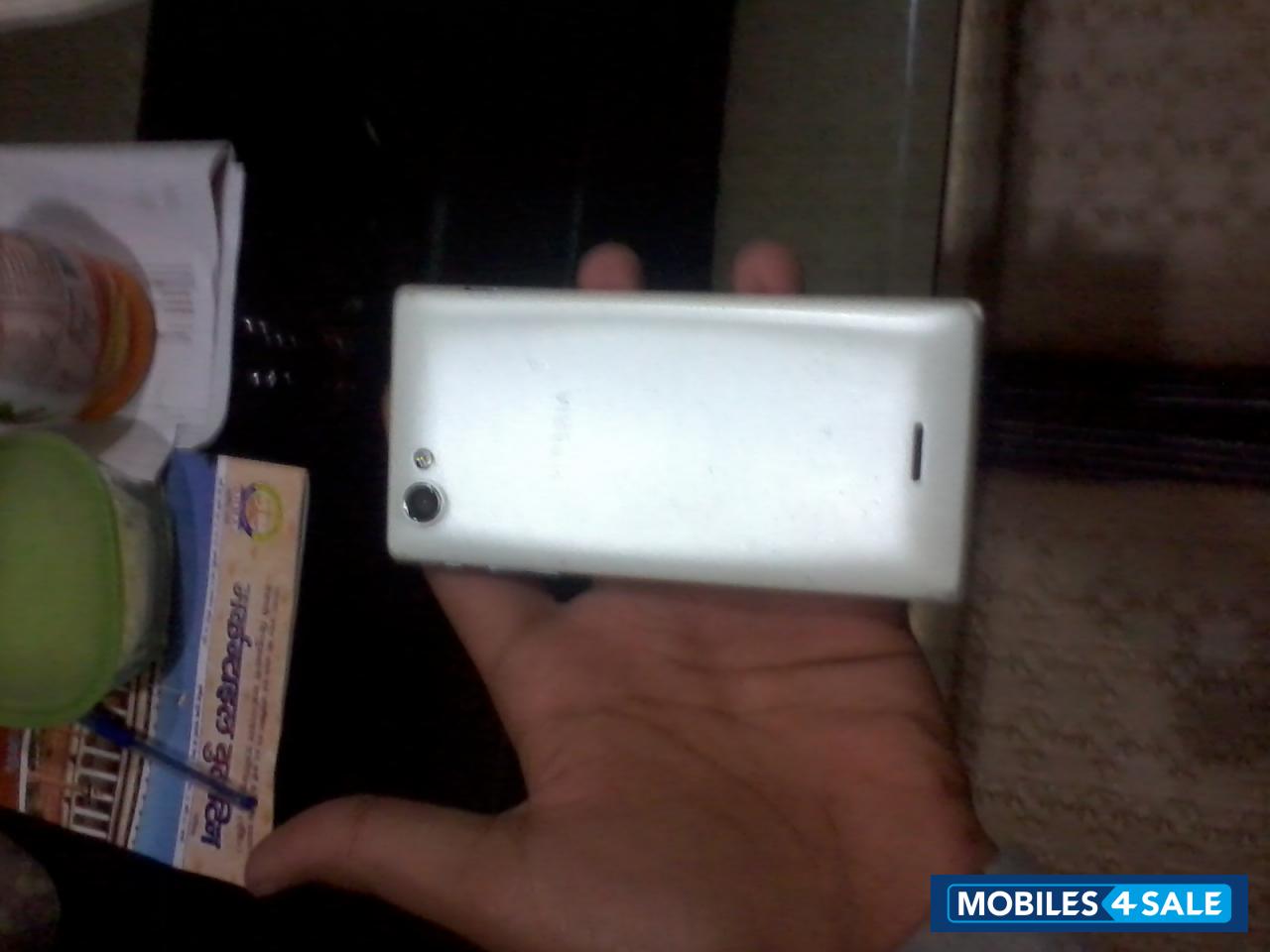 White Sony Xperia J