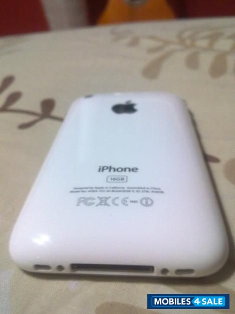 White Apple iPhone 3GS