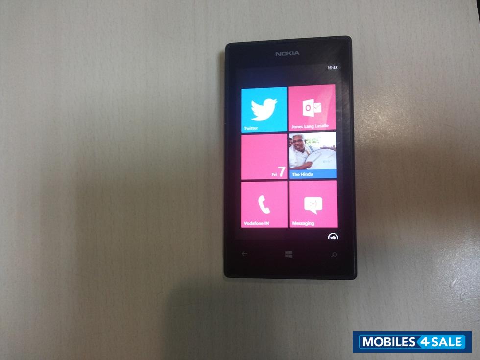 Black Nokia Lumia 525