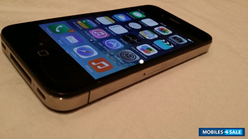 Black Apple iPhone 4